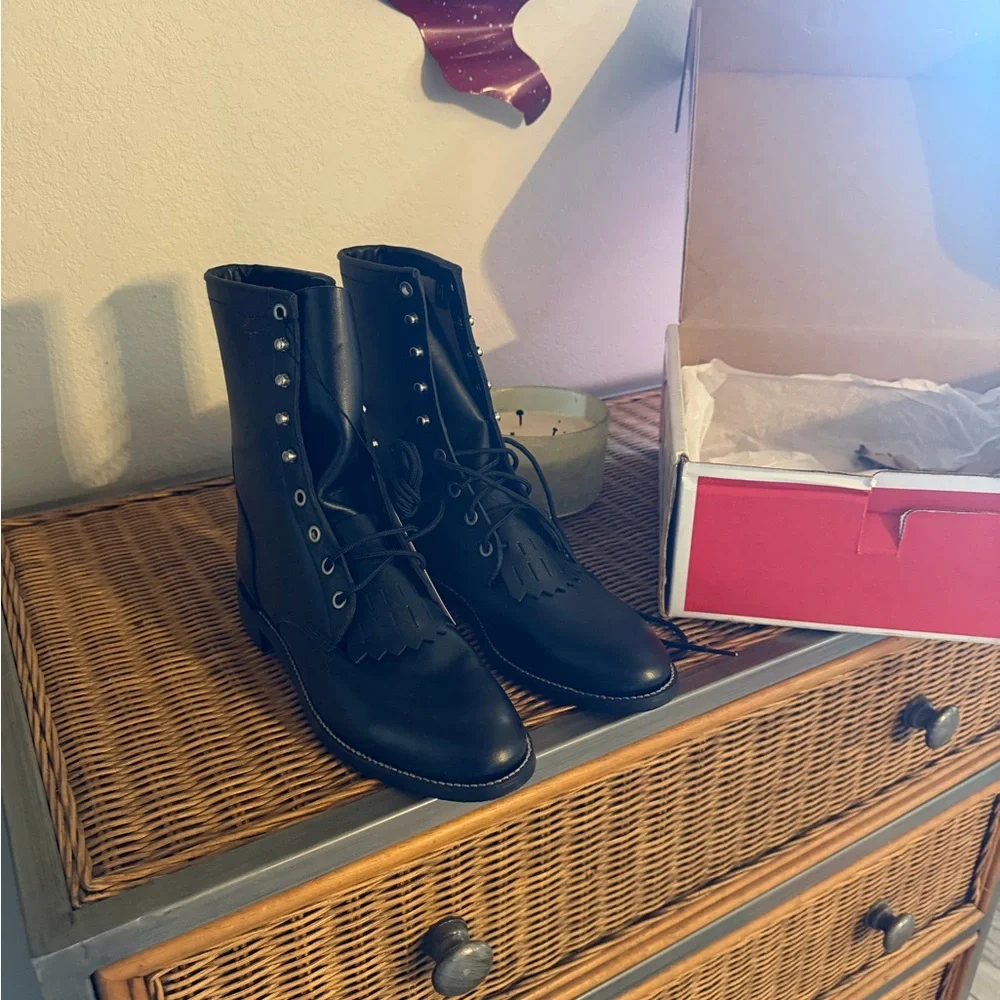 Black Lace-Up Roper boots Justin - Picture 3 of 7
